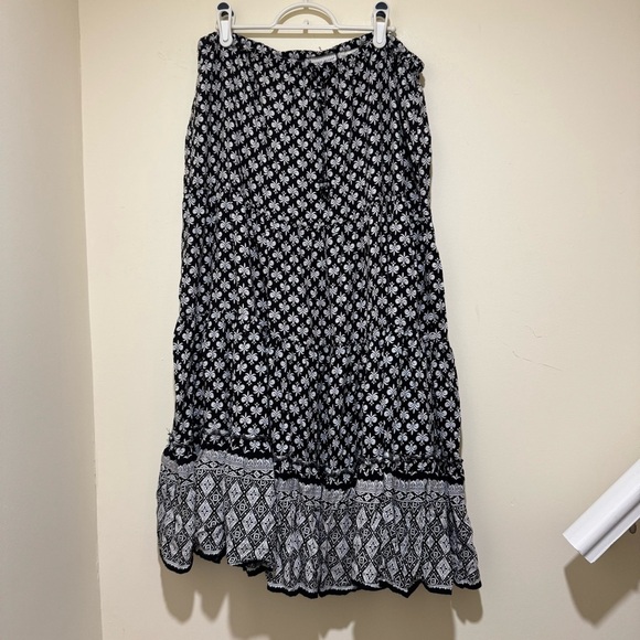 Women’s White Stag Boho Vintage Hippie Black and White Patterned Maxi Skirt 8/10 - Picture 4 of 16